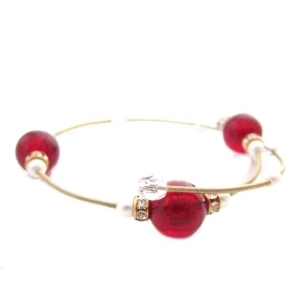 Beautiful Gold toned wrap‎ bracelet with ruby red glass beads